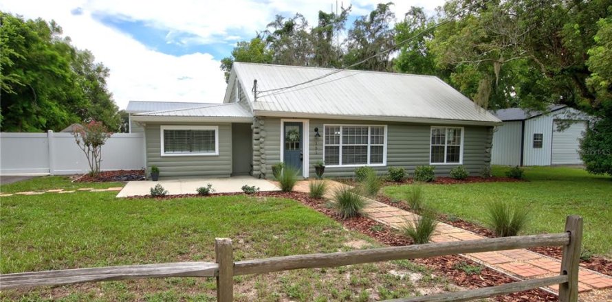 House in Geneva, Florida 3 bedrooms, 140.28 sq.m. № 1879072