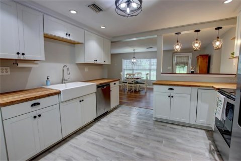 House in Geneva, Florida 3 bedrooms, 140.28 sq.m. № 1879072 - photo 14