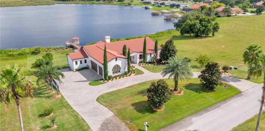 House in Groveland, Florida 5 bedrooms, 406.45 sq.m. № 1303083