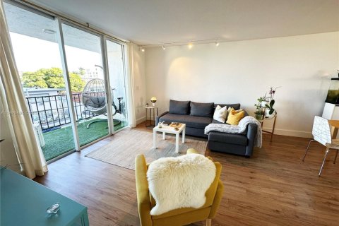 Copropriété à vendre à Miami Beach, Floride: 2 chambres, 100.06 m2 № 1966253 - photo 7