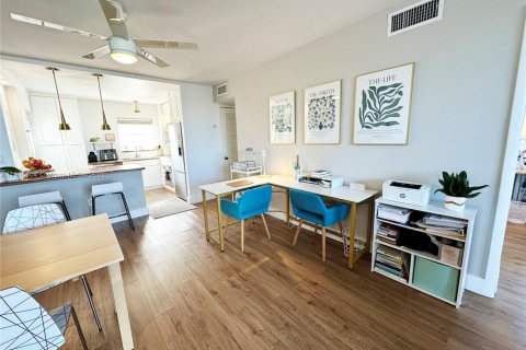 Copropriété à vendre à Miami Beach, Floride: 2 chambres, 100.06 m2 № 1966253 - photo 8