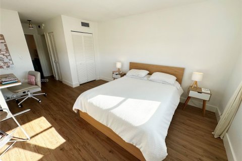 Copropriété à vendre à Miami Beach, Floride: 2 chambres, 100.06 m2 № 1966253 - photo 14