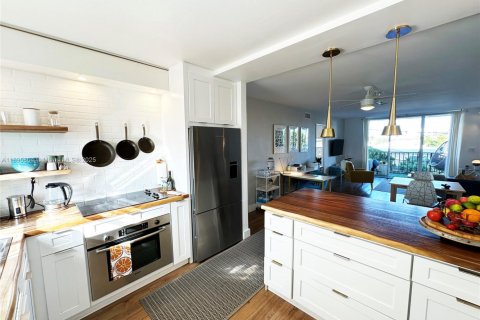 Copropriété à vendre à Miami Beach, Floride: 2 chambres, 100.06 m2 № 1966253 - photo 2