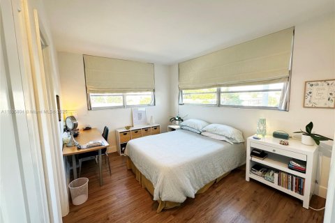 Copropriété à vendre à Miami Beach, Floride: 2 chambres, 100.06 m2 № 1966253 - photo 12