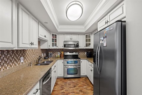 Condo in Boca Raton, Florida, 2 bedrooms  № 2026295 - photo 3