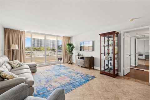 Condo in Boca Raton, Florida, 2 bedrooms  № 2026295 - photo 19