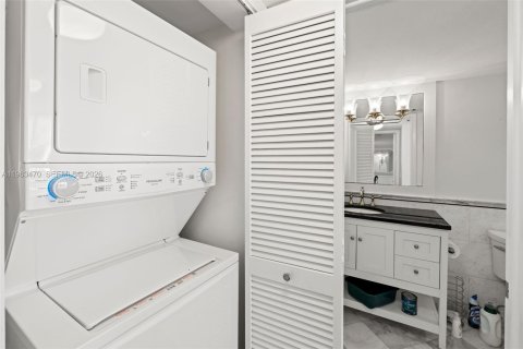 Condo in Boca Raton, Florida, 2 bedrooms  № 2026295 - photo 10