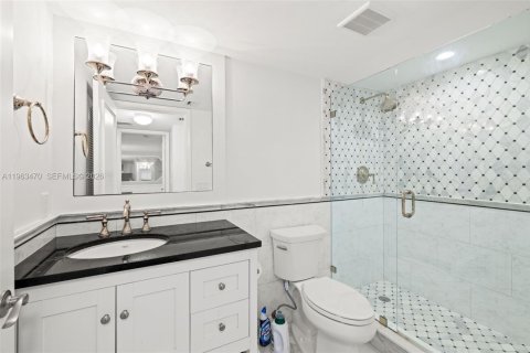 Condo in Boca Raton, Florida, 2 bedrooms  № 2026295 - photo 9