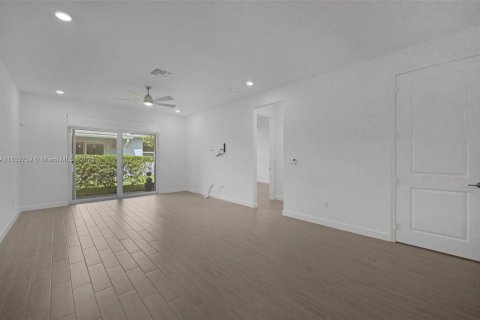 House in Delray Beach, Florida 2 bedrooms, 122.54 sq.m. № 1814151 - photo 12