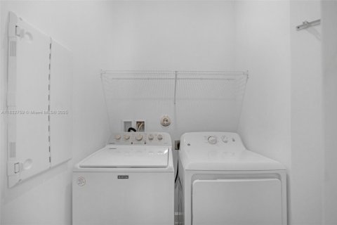 House in Delray Beach, Florida 2 bedrooms, 122.54 sq.m. № 1814151 - photo 16