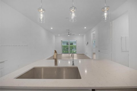 House in Delray Beach, Florida 2 bedrooms, 122.54 sq.m. № 1814151 - photo 11