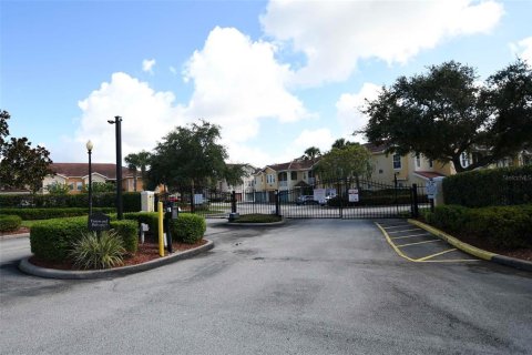 Condo in Orlando, Florida, 2 bedrooms  № 1847050 - photo 15