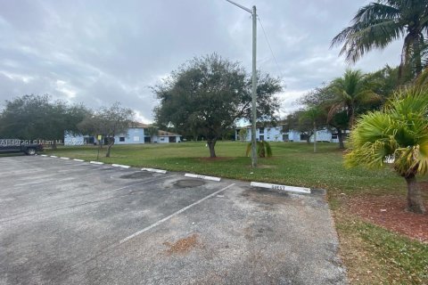 Condo in St. Lucie, Florida, 2 bedrooms  № 1694681 - photo 7