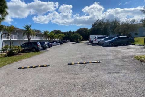 Condo in St. Lucie, Florida, 2 bedrooms  № 1694681 - photo 6