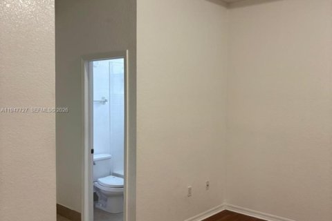 Townhouse in Miramar, Florida 3 bedrooms, 139.82 sq.m. № 2003803 - photo 18