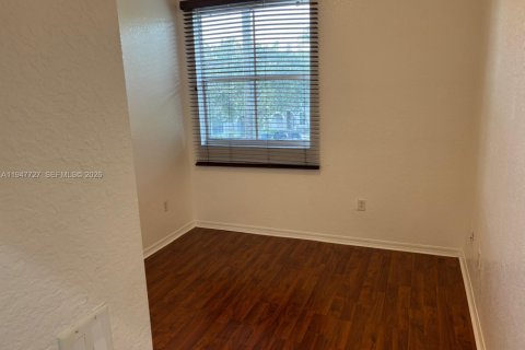 Townhouse in Miramar, Florida 3 bedrooms, 139.82 sq.m. № 2003803 - photo 25