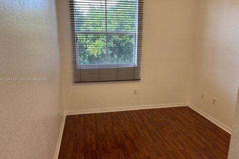 Townhouse in Miramar, Florida 3 bedrooms, 139.82 sq.m. № 2003803 - photo 24