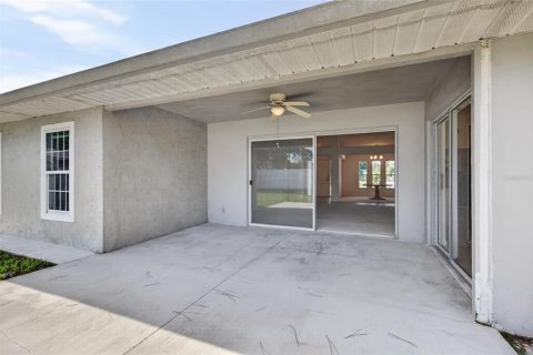 House in Palm Coast, Florida 3 bedrooms, 194.82 sq.m. № 2304649 - photo 22