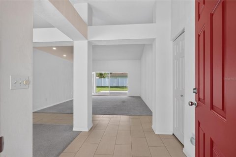 House in Palm Coast, Florida 3 bedrooms, 194.82 sq.m. № 2304649 - photo 5
