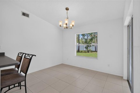 House in Palm Coast, Florida 3 bedrooms, 194.82 sq.m. № 2304649 - photo 18