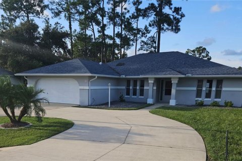 House in Palm Coast, Florida 3 bedrooms, 194.82 sq.m. № 2304649