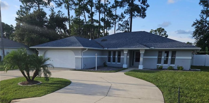 House in Palm Coast, Florida 3 bedrooms, 194.82 sq.m. № 2304649