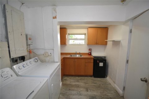 Immobilier commercial à vendre à North Miami Beach, Floride № 2154755 - photo 8