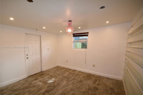 Immobilier commercial à vendre à North Miami Beach, Floride № 2154755 - photo 14