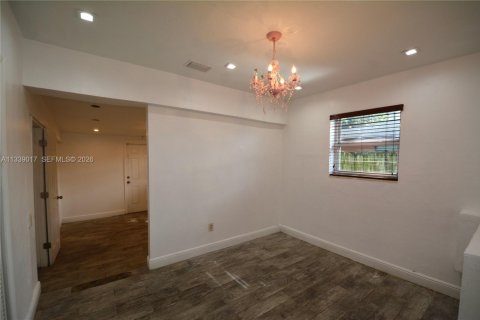 Immobilier commercial à vendre à North Miami Beach, Floride № 2154755 - photo 12