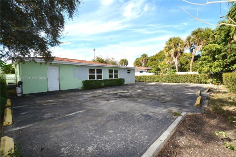 Immobilier commercial à vendre à North Miami Beach, Floride № 2154755 - photo 11