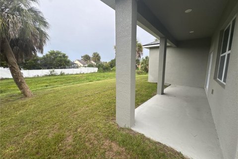 House in North Port, Florida 4 bedrooms, 157.47 sq.m. № 2393887 - photo 20