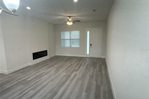 House in North Port, Florida 4 bedrooms, 157.47 sq.m. № 2393887 - photo 5