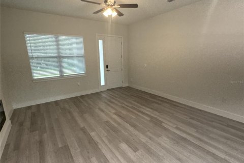 House in North Port, Florida 4 bedrooms, 157.47 sq.m. № 2393887 - photo 4