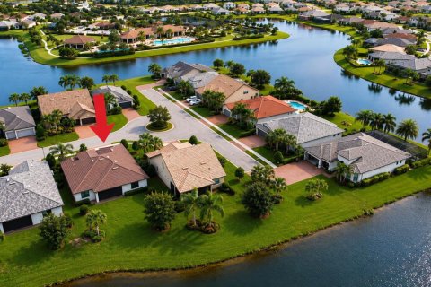 House in Port St. Lucie, Florida 3 bedrooms, 231.14 sq.m. № 2249944 - photo 3