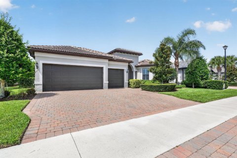 House in Port St. Lucie, Florida 3 bedrooms, 231.14 sq.m. № 2249944