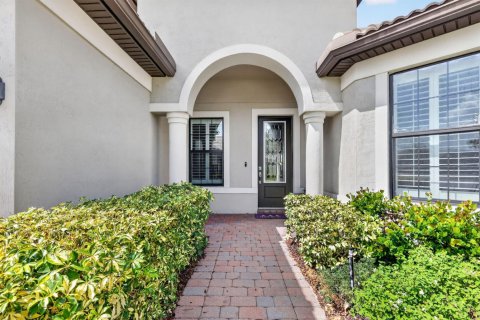 House in Port St. Lucie, Florida 3 bedrooms, 231.14 sq.m. № 2249944 - photo 8