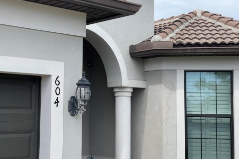 House in Port St. Lucie, Florida 3 bedrooms, 231.14 sq.m. № 2249944 - photo 7