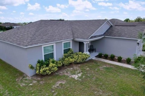 House in Winter Haven, Florida 4 bedrooms, 168.52 sq.m. № 1597692 - photo 2