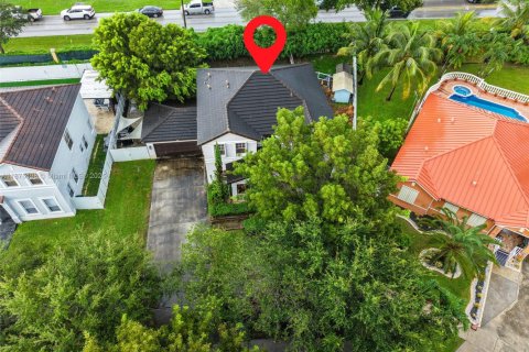 Casa en venta en Miami, Florida, 5 dormitorios, 241.36 m2 № 1896150 - foto 30