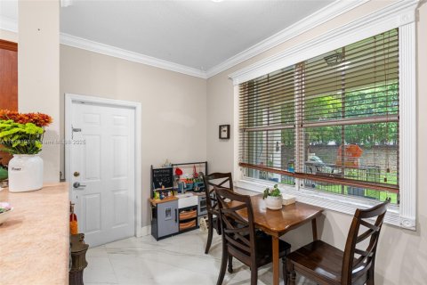 Casa en venta en Miami, Florida, 5 dormitorios, 241.36 m2 № 1896150 - foto 11