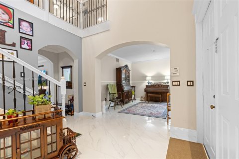 Casa en venta en Miami, Florida, 5 dormitorios, 241.36 m2 № 1896150 - foto 7