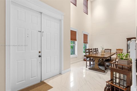 Casa en venta en Miami, Florida, 5 dormitorios, 241.36 m2 № 1896150 - foto 5