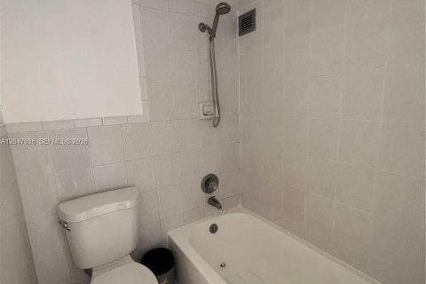 Copropriété à louer à Sunny Isles Beach, Floride: 1 chambre, 71.26 m2 № 2260867 - photo 12