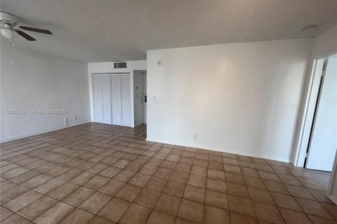 Copropriété à louer à Sunny Isles Beach, Floride: 1 chambre, 71.26 m2 № 2260867 - photo 5