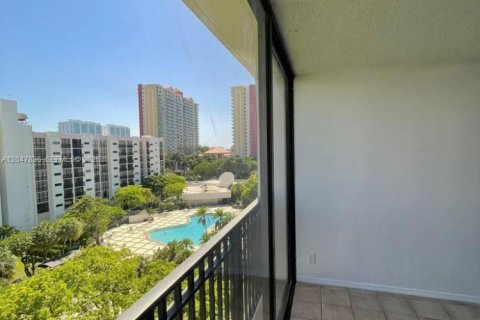 Copropriété à louer à Sunny Isles Beach, Floride: 1 chambre, 71.26 m2 № 2260867 - photo 16