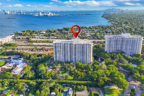 Condo in Miami, Florida, 2 bedrooms  № 1944455 - photo 25