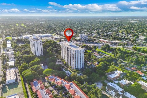 Condo in Miami, Florida, 2 bedrooms  № 1944455 - photo 26