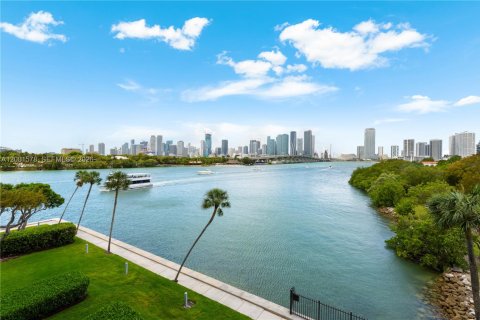 Купить кондоминиум в Майами, Флорида 2 спальни, 127.28м2, № 2067644 - фото 7