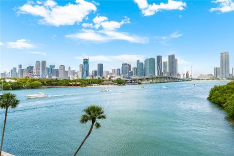 Купить кондоминиум в Майами, Флорида 2 спальни, 127.28м2, № 2067644 - фото 22