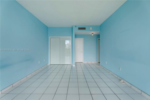 Купить кондоминиум в Майами, Флорида 2 спальни, 127.28м2, № 2067644 - фото 25